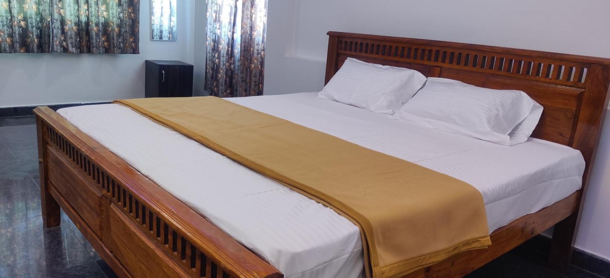 Hotel Aadhi Esha Residency Tiruvannāmalai Exterior foto